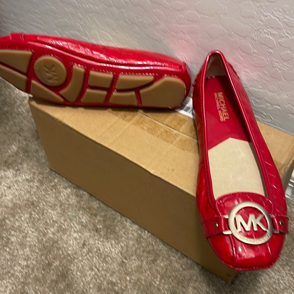 Michael Kors Flats!